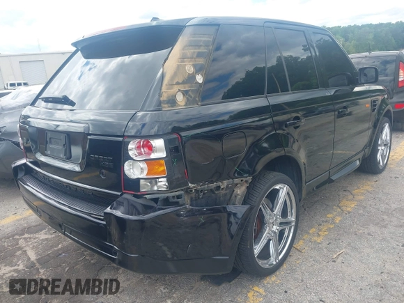 2006 Land Rover Range Rover Sport HSE z VIN SALSF25436A924149, wystawiony jako IAAI lot #42187760 z przebiegiem 192 011 mil mil oraz . Historia ofert i sprzedaży dostępna na DreamBid. Obrazek 6.