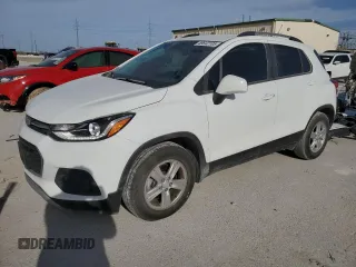 2022 Chevrolet Trax LT with VIN KL7CJLSM2NB568187, listed as a Copart auction lot 49642105 with 16,674 mi miles and Salvage Title. Bid and sale history available at carsss.com. Image 1.