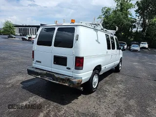 2011 Ford Econoline Cargo Commercial z VIN 1FTNE2EL2BDB32114, wystawiony jako IAAI lot #42774199 z przebiegiem 130 449 mil mil oraz . Historia ofert i sprzedaży dostępna na DreamBid. Obrazek 2.