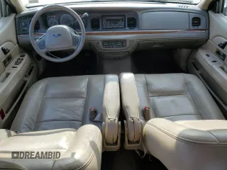 2003 Ford Crown Victoria LX z VIN 2FAFP74W03X209148, wystawiony jako Copart lot #53274575 z przebiegiem 127 739 mil mil oraz Szkody całkowita. Historia ofert i sprzedaży dostępna na DreamBid. Obrazek 8.