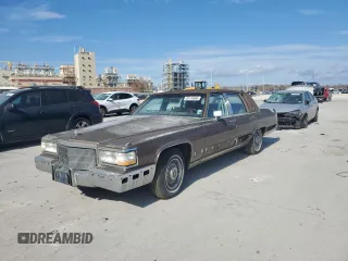 1990 Cadillac Brougham z VIN 1G6DW5476LR727151, wystawiony jako Copart lot #88145665 z przebiegiem Nie podano mil oraz Tytuł czysty. Historia ofert i sprzedaży dostępna na DreamBid. Obrazek 2.