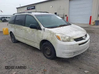 2004 Toyota Sienna CE with VIN 5TDZA23C14S197379, listed as a IAAI auction lot 42073033 with 271,403 mi miles. Bid and sale history available at carsss.com. Image 1.