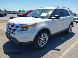 2011 Ford Explorer XLT with VIN 1FMHK8D83BGA65734, listed as a IAAI auction lot 42203640 with 184,923 mi miles and . Bid and sale history available at carsss.com. Image 2.