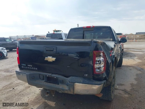 2011 Chevrolet Silverado 1500 LT with VIN 1GCRKSE3XBZ126090, listed as a IAAI auction lot 41861969 with 185,344 mi miles. Bid and sale history available at carsss.com. Image 4.