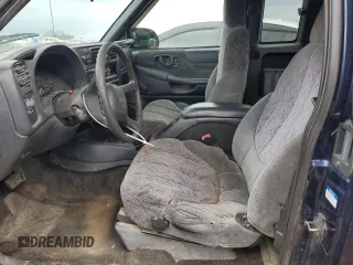 2000 GMC Sonoma SLS with VIN 1GTDT19W2Y8243957, listed as a Copart auction lot 42683455 with 182,447 mi miles and Salvage Title. Bid and sale history available at carsss.com. Image 7.