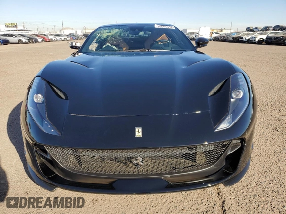2020 Ferrari 812 z VIN ZFF83CLA6L0252213, wystawiony jako Copart lot #85585314 z przebiegiem 4 525 mil mil oraz Szkoda całkowita • Salvage title. Historia ofert i sprzedaży dostępna na DreamBid. Obrazek 5.