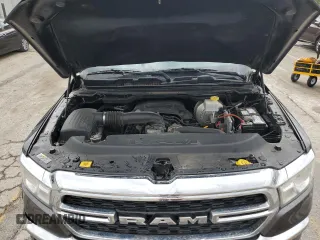 2019 Ram 1500 Tradesman z VIN 1C6RRECTXKN667039, wystawiony jako Copart lot #55602495 z przebiegiem 101 702 mil mil oraz Szkoda całkowita • Salvage title. Historia ofert i sprzedaży dostępna na DreamBid. Obrazek 11.