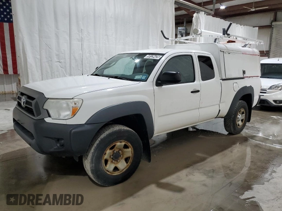 2015 Toyota Tacoma z VIN 5TFUX4ENXFX034293, wystawiony jako Copart lot #59129425 z przebiegiem 200 417 mil mil oraz Czysty tytuł • Clean title. Historia ofert i sprzedaży dostępna na DreamBid. Obrazek 1.