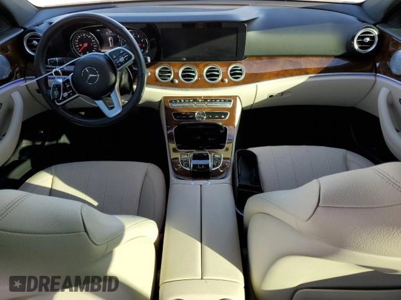 2019 Mercedes-Benz E 450 with VIN WDDZH6JBXKA577611, listed as a Copart auction lot 89203545 with 39,019 mi miles and Salvage Title. Bid and sale history available at DreamBid. Image 8.