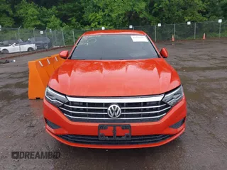 2019 Volkswagen Jetta S z VIN 3VWCB7BU8KM232522, wystawiony jako IAAI lot #42256559 z przebiegiem 118 141 mil mil oraz . Historia ofert i sprzedaży dostępna na DreamBid. Obrazek 12.