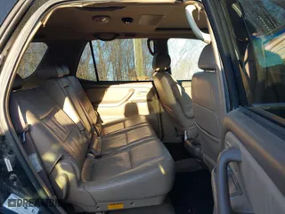 2001 Toyota Sequoia Limited with VIN 5TDBT48A51S020330, listed as a IAAI auction lot 41914917 with 276,826 mi miles. Bid and sale history available at carsss.com. Image 8.