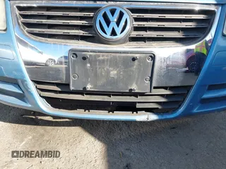 2010 Volkswagen Eos Komfort with VIN WVWBA7AH4AV018914, listed as a IAAI auction lot 41603640 with 86,748 mi miles and . Bid and sale history available at DreamBid. Image 6.