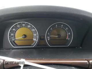 2006 BMW 7 Series 750Li z VIN WBAHN83516DT59723, wystawiony jako Copart lot #61220845 z przebiegiem Nie podano mil oraz Szkoda całkowita • Salvage title. Historia ofert i sprzedaży dostępna na DreamBid. Obrazek 9.