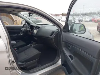 2021 Mitsubishi Outlander ES z VIN JA4APUAU3MU035164, wystawiony jako IAAI lot #41256967 z przebiegiem 67 932 mil mil oraz . Historia ofert i sprzedaży dostępna na DreamBid. Obrazek 5.