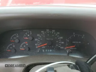 2000 Ford F-250 XL с VIN 1FTNX21F0YEC22018, выставлен на аукционе Copart как лот 65368895 с пробегом 194 738 миль миль и Списание • Salvage title. История ставок и продаж доступна на DreamBid. Изображение 9.