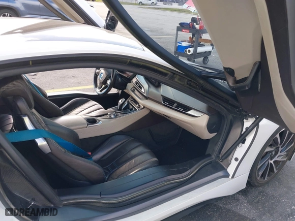 2015 BMW i8 with VIN WBY2Z2C51FV392661, listed as a IAAI auction lot 38409147 with 79,082 mi miles. Bid and sale history available at carsss.com. Image 5.
