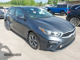2021 Kia Forte LXS z VIN 3KPF24AD6ME303858, wystawiony jako IAAI lot #42222580 z przebiegiem 68 490 mil mil oraz . Historia ofert i sprzedaży dostępna na DreamBid. Obrazek 1.