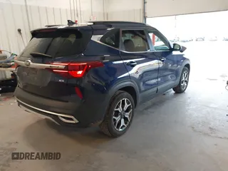 2021 Kia Seltos EX with VIN KNDERCAAXM7184266, listed as a IAAI auction lot 41613765 with 45,742 mi miles. Bid and sale history available at carsss.com. Image 4.