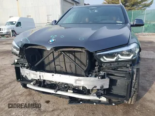 2020 BMW X5 xDrive40i with VIN 5UXCR6C07L9C57434, listed as a IAAI auction lot 41752267 with 41,790 mi miles. Bid and sale history available at carsss.com. Image 6.