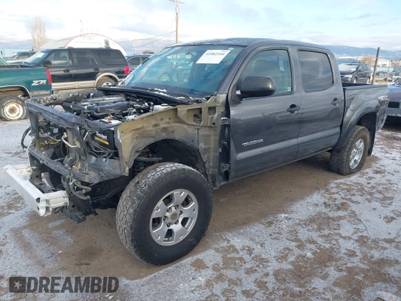 2015 Toyota Tacoma z VIN 3TMLU4EN8FM177785, wystawiony jako IAAI lot #41082160 z przebiegiem 156 761 mil mil oraz . Historia ofert i sprzedaży dostępna na DreamBid. Obrazek 22.