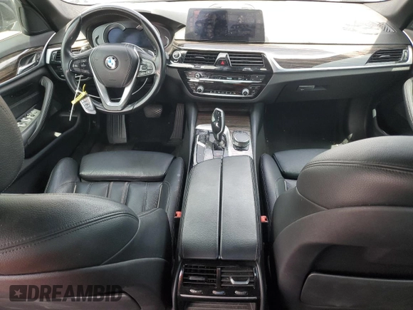 2018 BMW 5 Series 540i z VIN WBAJE5C54JG917667, wystawiony jako Copart lot #56655625 z przebiegiem 99 236 mil mil oraz Czysty tytuł • Clean title. Historia ofert i sprzedaży dostępna na DreamBid. Obrazek 8.