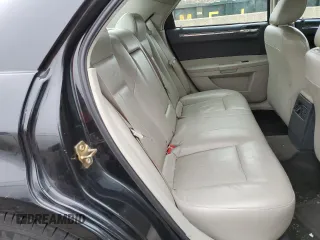 2005 Chrysler 300 with VIN 2C3JA53G35H141126, listed as a Copart auction lot 37165364 with 198,695 mi miles and Salvage Title. Bid and sale history available at carsss.com. Image 10.