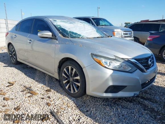 2017 Nissan Altima SL z VIN 1N4AL3AP7HC145805, wystawiony jako IAAI lot #41391734 z przebiegiem 121 753 mil mil oraz . Historia ofert i sprzedaży dostępna na DreamBid. Obrazek 1.