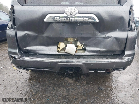 2011 Toyota 4Runner Trail with VIN JTEBU5JR8B5072007, listed as a IAAI auction lot 41545536 with 106,721 mi miles. Bid and sale history available at carsss.com. Image 6.