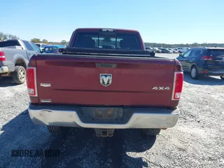 2017 Ram 2500 Laramie z VIN 3C6UR5FL6HG693953, wystawiony jako IAAI lot #41849571 z przebiegiem 99 754 mil mil oraz . Historia ofert i sprzedaży dostępna na DreamBid. Obrazek 16.