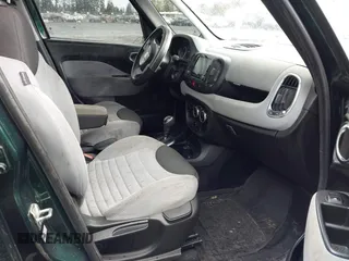 2014 FIAT 500L Easy with VIN ZFBCFABH9EZ003635, listed as a IAAI auction lot 41980367 with 89,957 mi miles. Bid and sale history available at carsss.com. Image 5.
