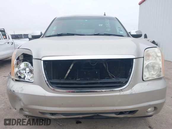 2008 GMC Yukon SLT w/4SB with VIN 1GKFC13J18R174960, listed as a IAAI auction lot 41382763 with 184,456 mi miles. Bid and sale history available at carsss.com. Image 12.