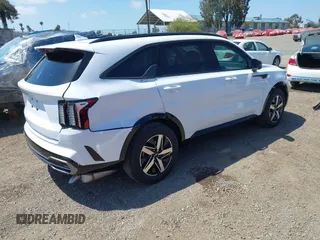 2023 Kia Sorento S z VIN 5XYRL4LCXPG229608, wystawiony jako IAAI lot #42096561 z przebiegiem 20 170 mil mil oraz . Historia ofert i sprzedaży dostępna na DreamBid. Obrazek 4.