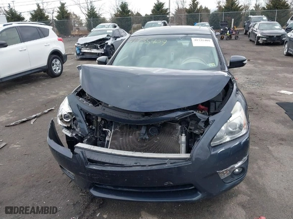 2015 Nissan Altima 2.5 S with VIN 1N4AL3AP0FC235651, listed as a IAAI auction lot 41735409 with 137,901 mi miles. Bid and sale history available at carsss.com. Image 13.