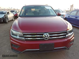 2018 Volkswagen Tiguan S with VIN 3VV1B7AX9JM068218, listed as a IAAI auction lot 41297391 with 41,143 mi miles. Bid and sale history available at carsss.com. Image 12.