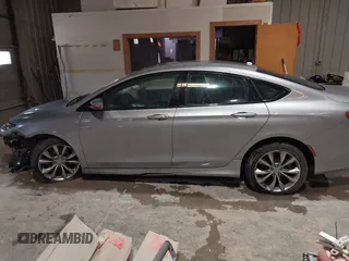 2015 Chrysler 200 S z VIN 1C3CCCBB4FN720602, wystawiony jako IAAI lot #41394048 z przebiegiem 137 706 mil mil oraz . Historia ofert i sprzedaży dostępna na DreamBid. Obrazek 14.
