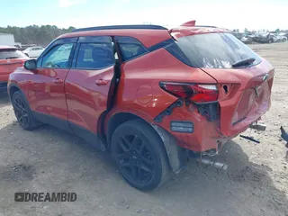 2021 Chevrolet Blazer LT z VIN 3GNKBHRS0MS559804, wystawiony jako IAAI lot #41684430 z przebiegiem 61 468 mil mil oraz . Historia ofert i sprzedaży dostępna na DreamBid. Obrazek 3.