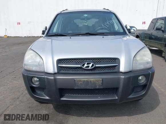 2005 Hyundai Tucson GLS with VIN KM8JN72D55U048197, listed as a IAAI auction lot 42011506 with 157,130 mi miles and . Bid and sale history available at DreamBid. Image 6.
