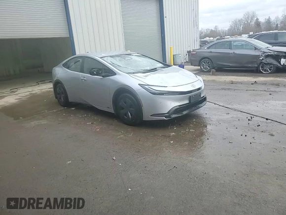 2024 Toyota Prius LE with VIN JTDADABU4R3020066, listed as a Copart auction lot 50028595 with 4,532 mi miles and Salvage Title. Bid and sale history available at carsss.com. Image 14.