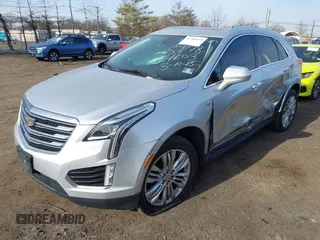 2019 Cadillac XT5 Premium Luxury AWD z VIN 1GYKNFRS2KZ227166, wystawiony jako IAAI lot #41786410 z przebiegiem 99 576 mil mil oraz . Historia ofert i sprzedaży dostępna na DreamBid. Obrazek 2.
