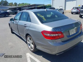 2012 Mercedes-Benz E 350 Luxury z VIN WDDHF8JB6CA537413, wystawiony jako IAAI lot #42312462 z przebiegiem 58 362 mil mil oraz . Historia ofert i sprzedaży dostępna na DreamBid. Obrazek 3.