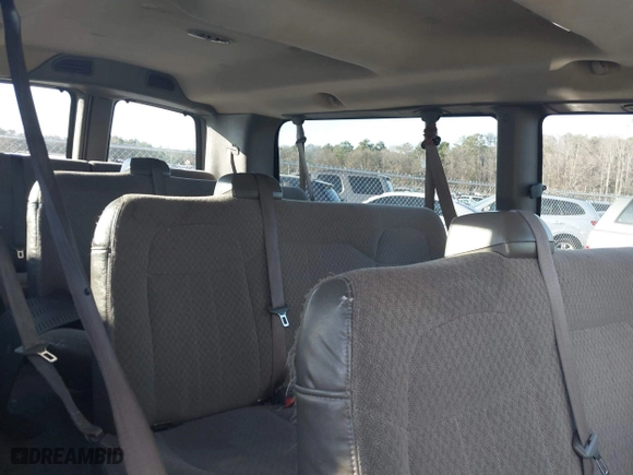 2013 Chevrolet Express Passenger 1LT with VIN 1GAZG1FA6D1103764, listed as a IAAI auction lot 41173886 with 470,000 mi miles. Bid and sale history available at carsss.com. Image 8.