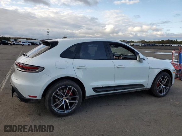 2024 Porsche Macan S с VIN WP1AG2A50RLB36421, выставлен на аукционе Copart как лот 49879565 с пробегом 9 523 миль миль и Списание • Salvage title. История ставок и продаж доступна на DreamBid. Изображение 3.