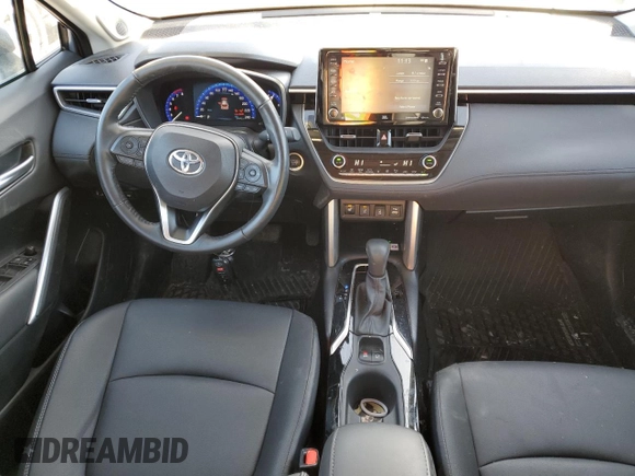 2022 Toyota Corolla Cross XLE z VIN 7MUDAABG5NV034976, wystawiony jako Copart lot #42742615 z przebiegiem 24 642 mil mil oraz Szkoda całkowita • Salvage title. Historia ofert i sprzedaży dostępna na DreamBid. Obrazek 8.