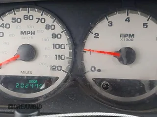 2004 Dodge Neon SXT z VIN 1B3ES56C74D528116, wystawiony jako IAAI lot #42239648 z przebiegiem 202 495 mil mil oraz . Historia ofert i sprzedaży dostępna na DreamBid. Obrazek 7.