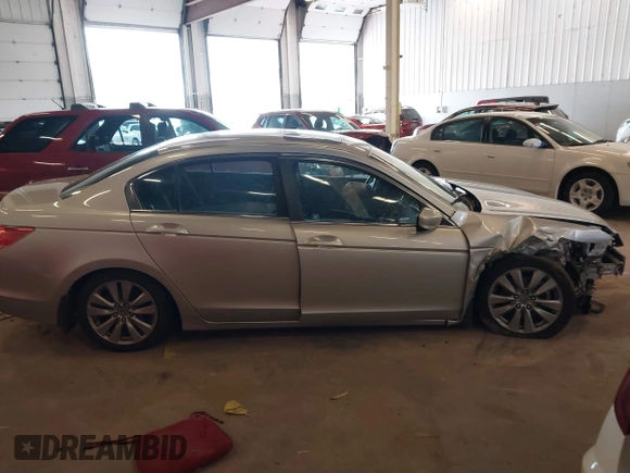 2012 Honda Accord EX z VIN 1HGCP2F70CA016014, wystawiony jako IAAI lot #41998121 z przebiegiem 78 075 mil mil oraz . Historia ofert i sprzedaży dostępna na DreamBid. Obrazek 13.