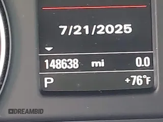 2015 Audi Q3 Premium Plus z VIN WA1EFCFS6FR001473, wystawiony jako IAAI lot #42795951 z przebiegiem 148 638 mil mil oraz . Historia ofert i sprzedaży dostępna na DreamBid. Obrazek 15.