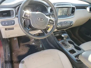 2020 Kia Sorento LX with VIN 5XYPG4A3XLG677565, listed as a Copart auction lot 45610405 with 117,703 mi miles and Salvage Title. Bid and sale history available at carsss.com. Image 8.