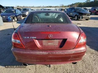2008 Mercedes-Benz SLK-Class 3.0L with VIN WDBWK54F98F182210, listed as a Copart auction lot 80752924 with 117,956 mi miles and Salvage Title. Bid and sale history available at carsss.com. Image 6.