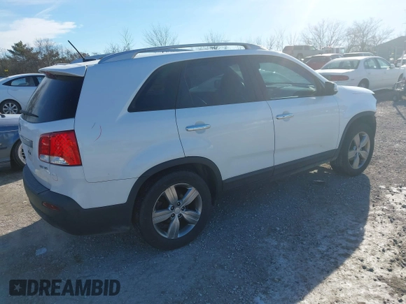 2013 Kia Sorento EX with VIN 5XYKU4A24DG395420, listed as a IAAI auction lot 41424732 with 154,661 mi miles and . Bid and sale history available at carsss.com. Image 4.