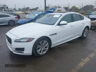 2016 Jaguar XF 35t Premium with VIN SAJBD4BV8GCY18423, listed as a IAAI auction lot 41712643 with 92,393 mi miles. Bid and sale history available at carsss.com. Image 2.